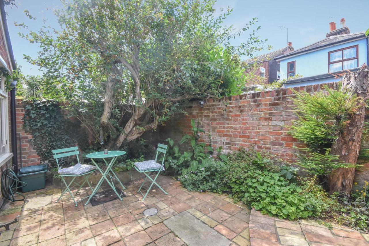 Unique Period One Bedroom House In Colchester Exterior foto